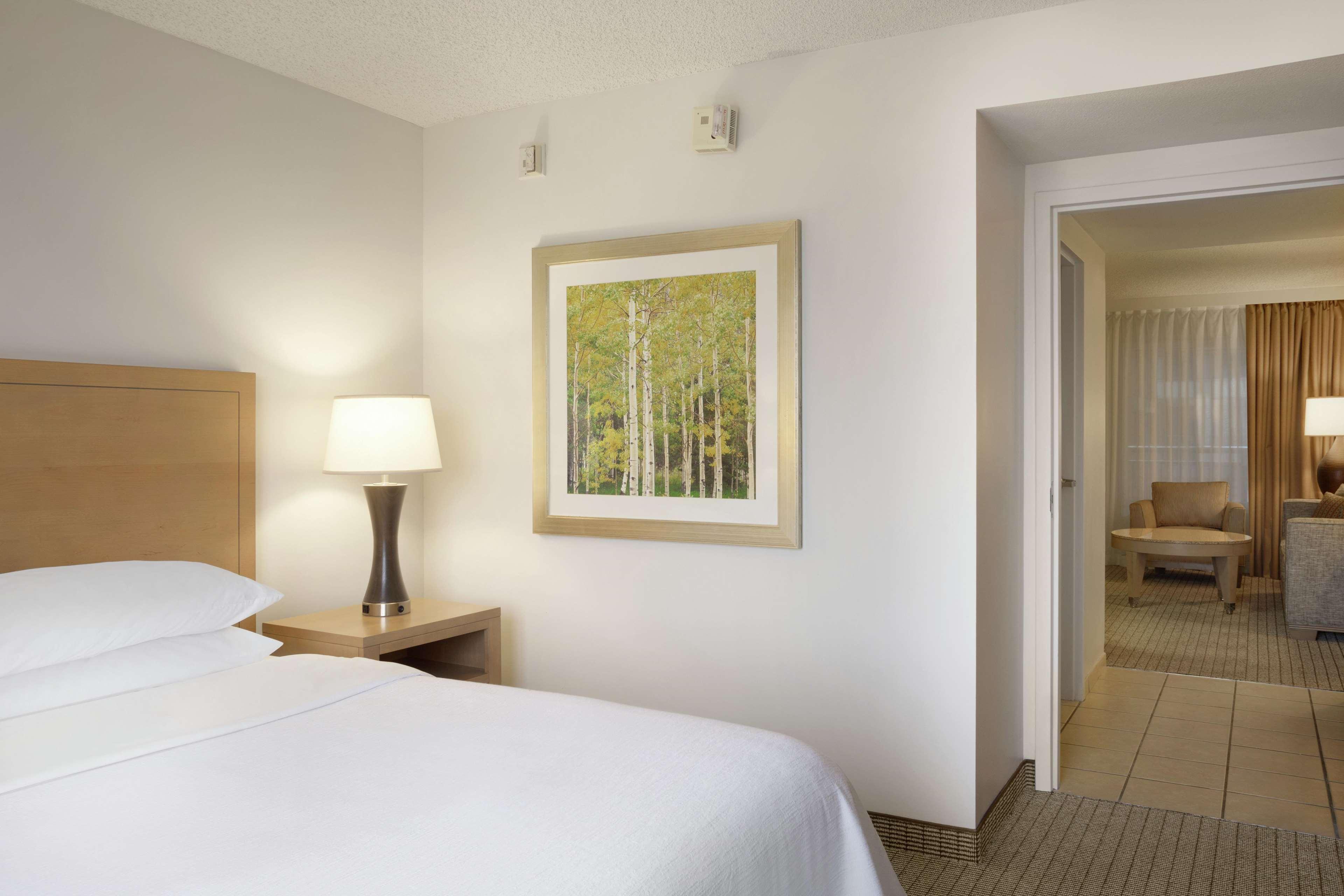 Embassy Suites By Hilton Denver International Airport Exteriér fotografie