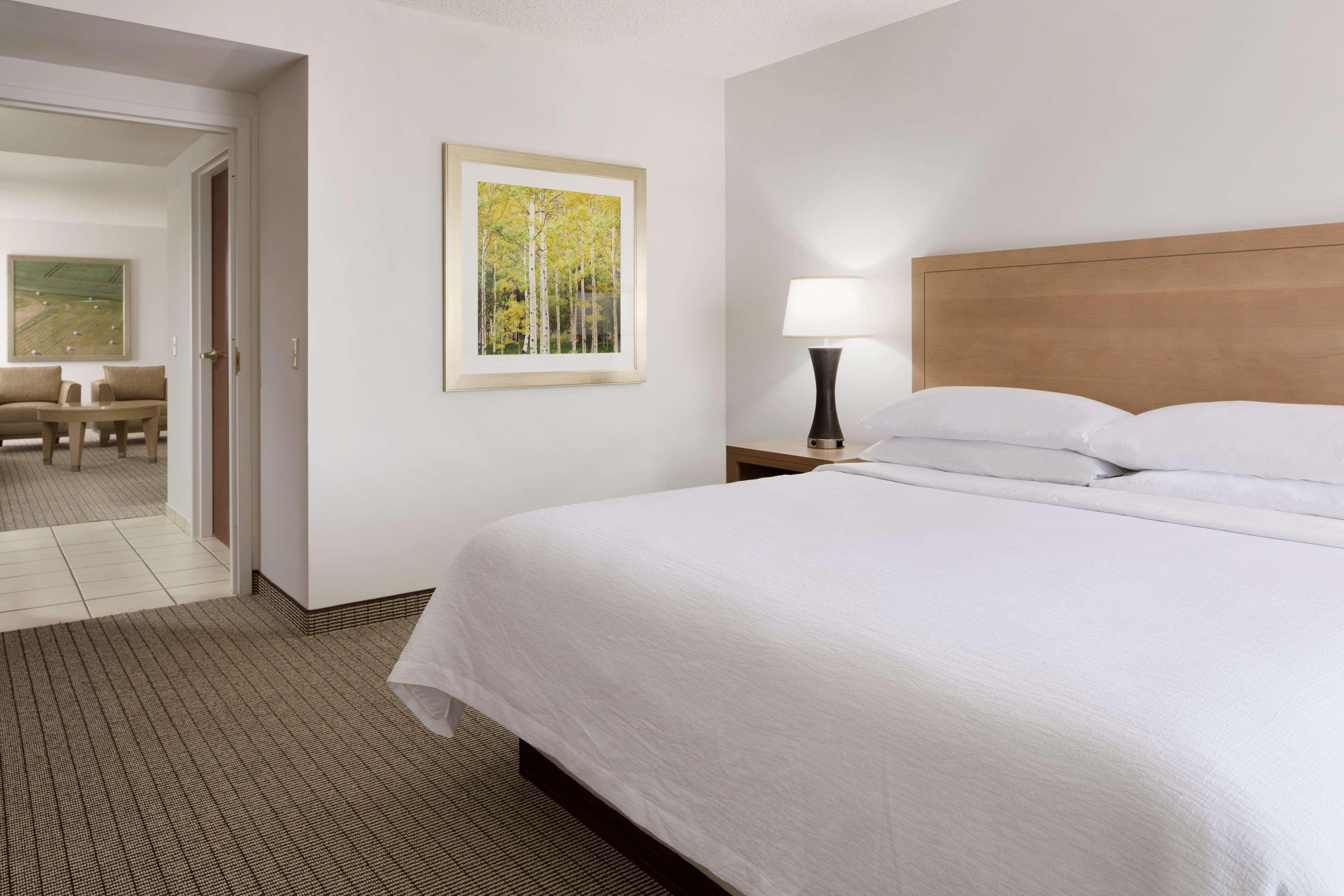 Embassy Suites By Hilton Denver International Airport Exteriér fotografie