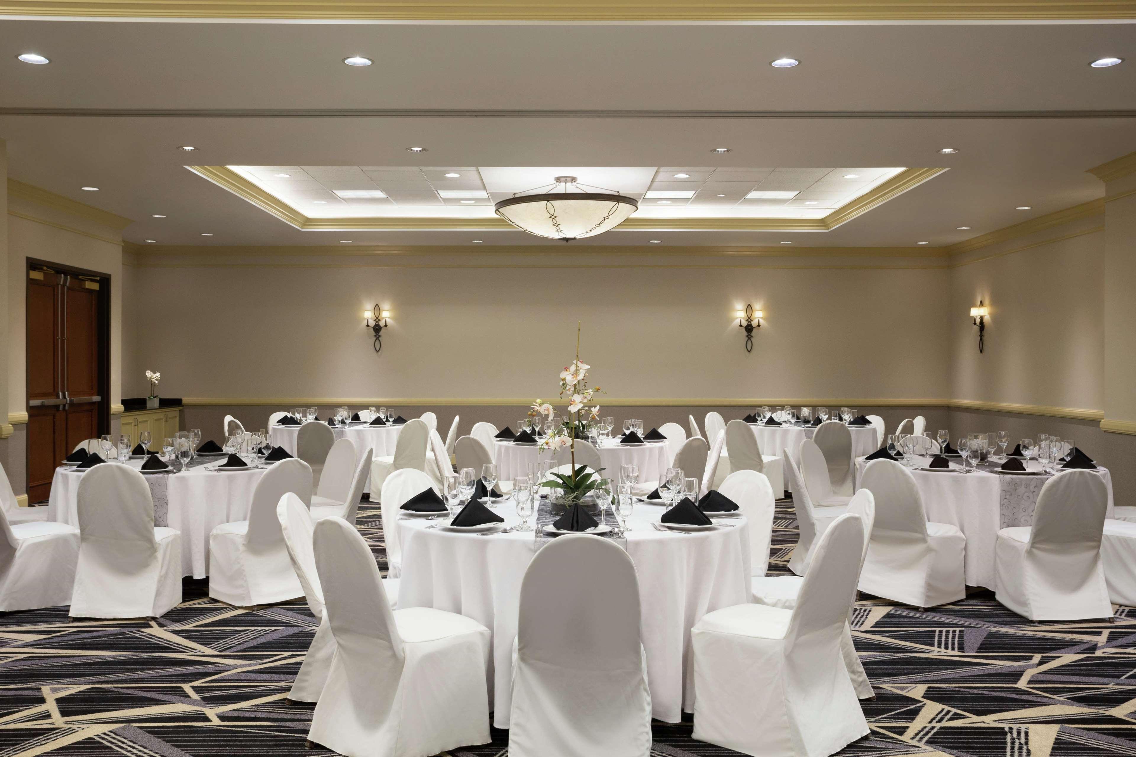 Embassy Suites By Hilton Denver International Airport Exteriér fotografie