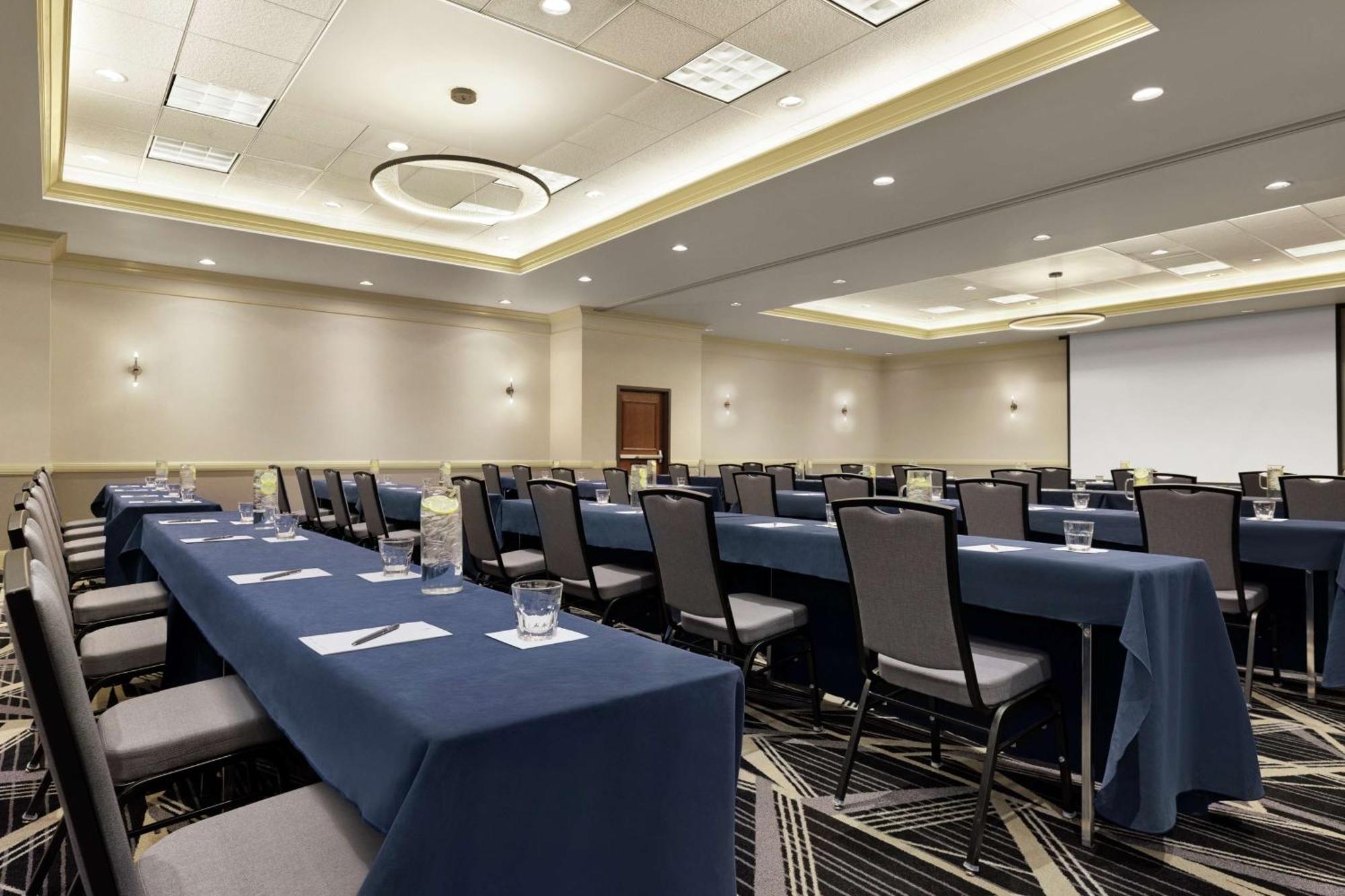 Embassy Suites By Hilton Denver International Airport Exteriér fotografie