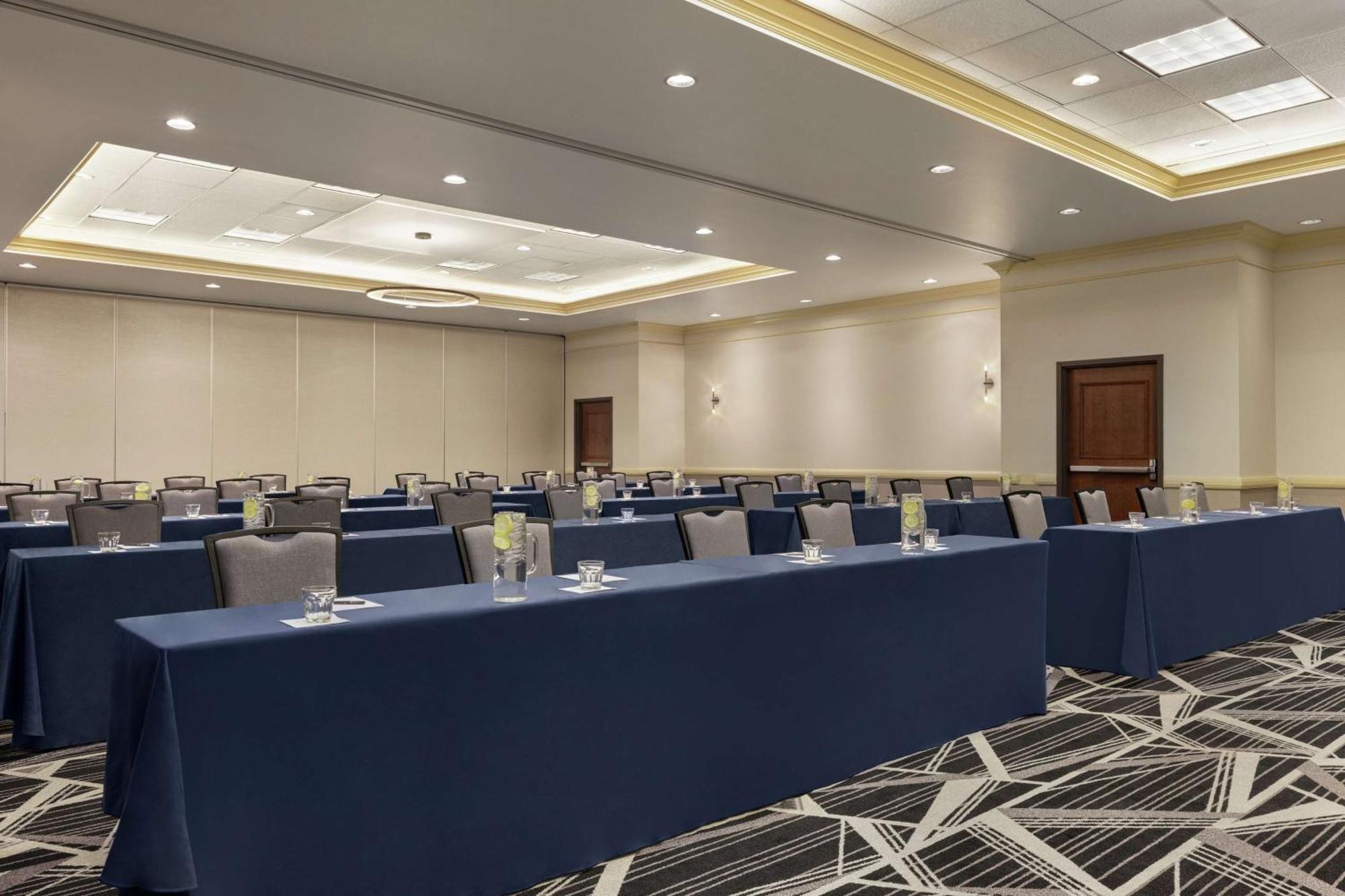 Embassy Suites By Hilton Denver International Airport Exteriér fotografie